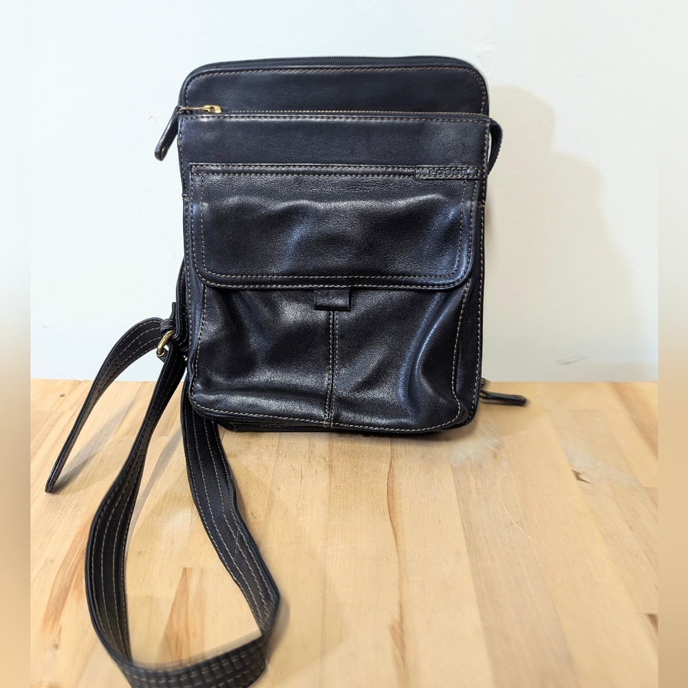 Fossil Black Leather Crossbody Bag Multi Pocket Adjustable Strap Y2K